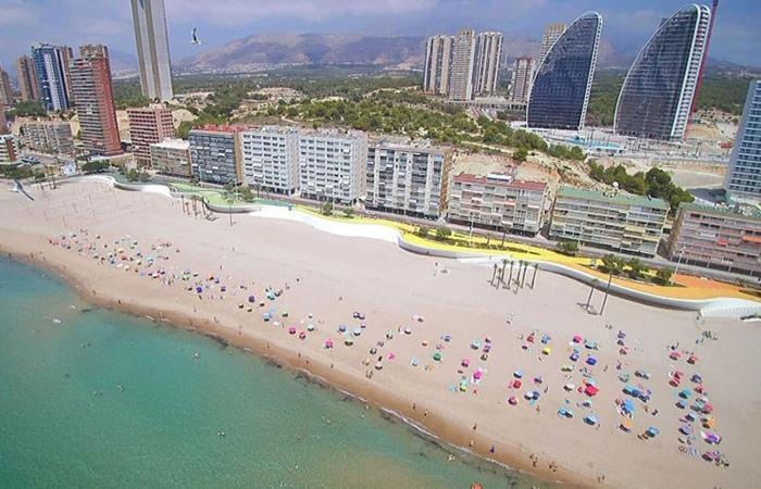 Waves Apartment - Relax In Costa Blanca Бенидорм Екстериор снимка